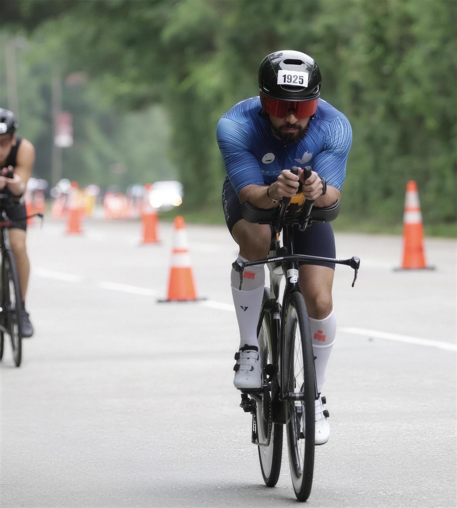 Iván Vivanco en bicicleta de triatlón